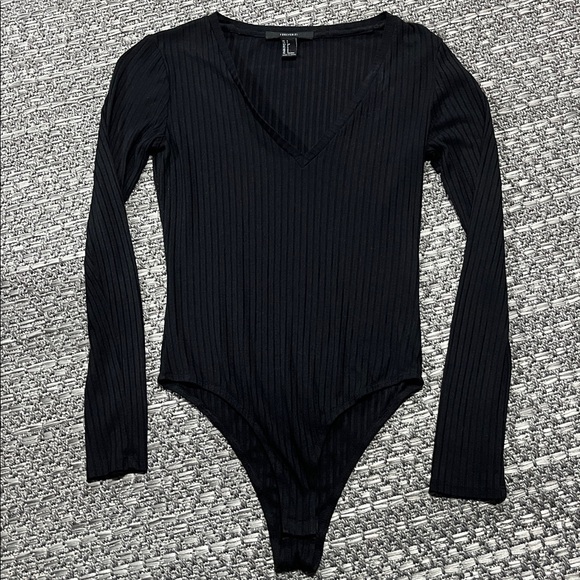 Forever 21 | Black V-Neck Long Sleeve Bodysuit - Picture 1 of 9